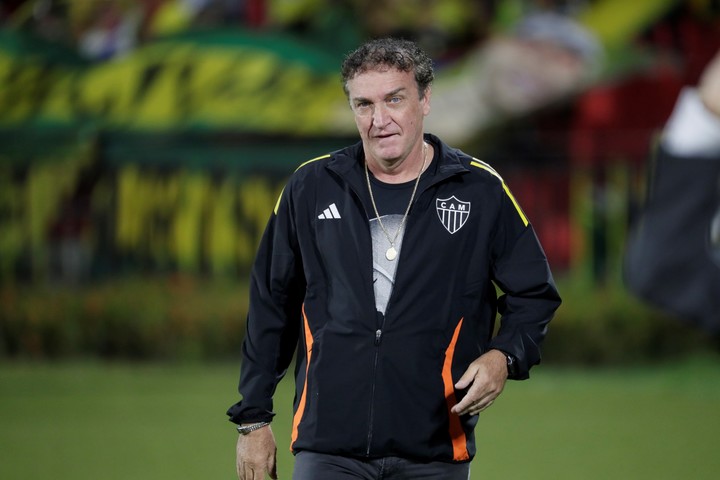 El entrenador de Atlético Mineiro, Cuca, ante Bucaramanga (EFE).