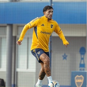Video: las primeras imágenes de Paredes haciendo fútbol en la práctica de Boca