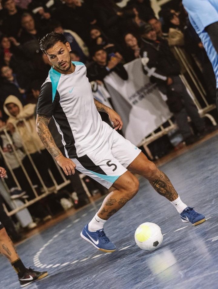 Leandro Paredes jugó un partido a beneficio de la Fundación Carlos Tevez hace algunos días (@juntosvamosxmas).