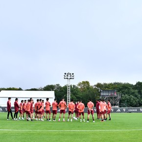 River regresó al trabajo con una cara nueva