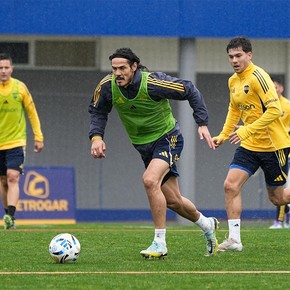 Cavani confirmado: fútbol bajo el agua y regreso con Unión