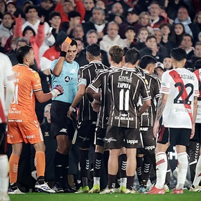 Nacho Vázquez, picante tras la derrota en el Monumental: "Cuando el partido iba 2-1, no se escuchaba mucho"