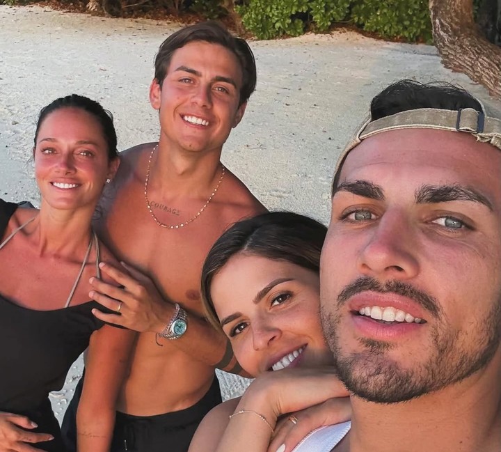Paredes y su familia disfrutó de unos días de vacaciones con Dybala y Oriana Sabatini.