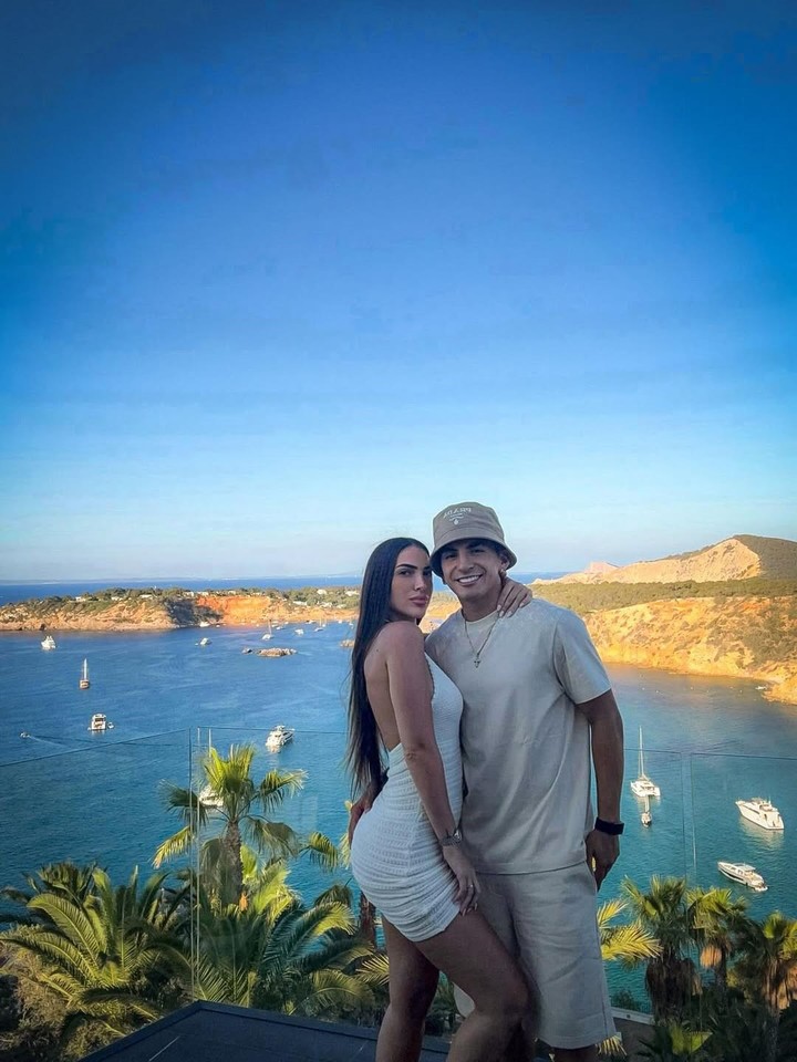 Las vacaciones de Thiago Almada en Ibiza.