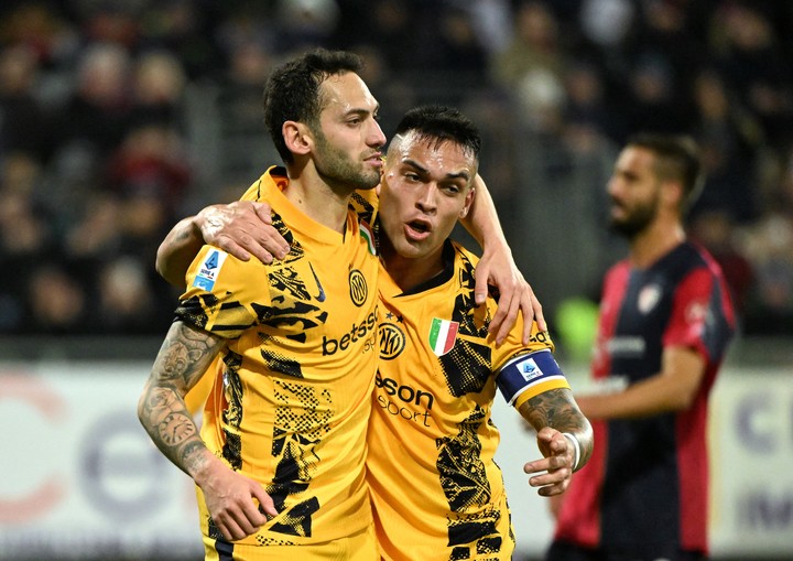 Lautaro y Calhanoglu, una relación que parece quebrada.