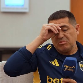 Riquelme, apuntado como nunca por el hincha de Boca