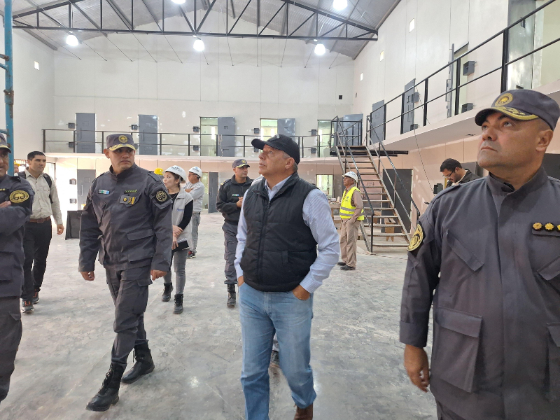 Supervisan el avance de las obras que se ejecutan en el servicio Penitenciario N°2 de Sáenz Peña