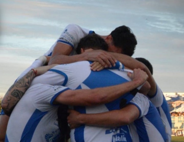 El campeón va ante Argentino de Quilmes en la Barranca (Foto: Prensa Midland)