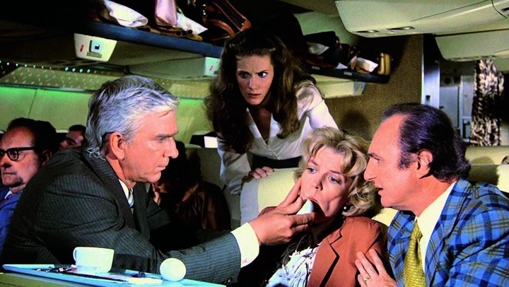 Como el doctor Rumack en "¿Y dónde está el piloto?" (1980).