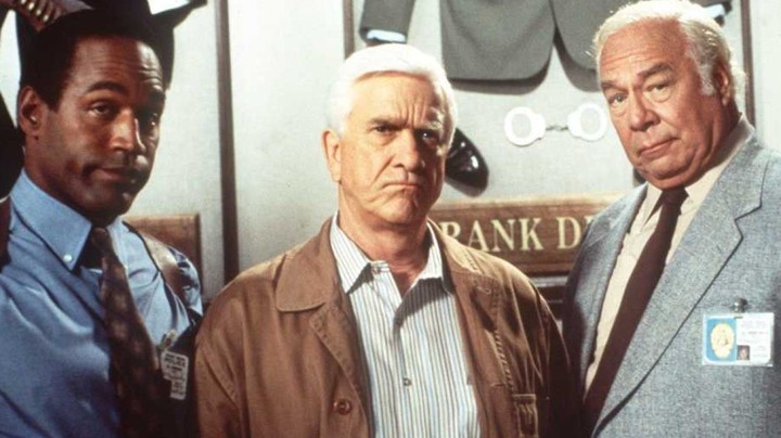 Los tres chiflados. Con O. J. Simpson y George Kennedy, en la primera "La pistola desnuda".