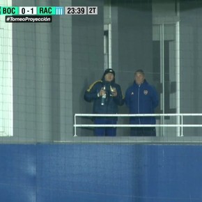 En medio de la crisis, Riquelme siguió de cerca el partido de Reserva, que tuvo un gol de... Paredes