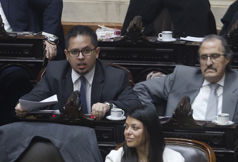 Denuncian que un diputado libertario se quedaba con los viáticos de sus empleados