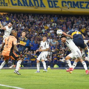 Video: guante de Paredes y cabezazo de Di Lollo, una receta clave en Boca