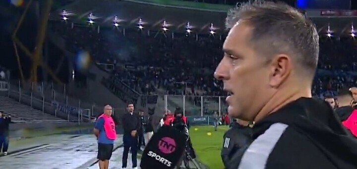 Echenique hizo anular un gol contra Barracas por una falta fantasma.